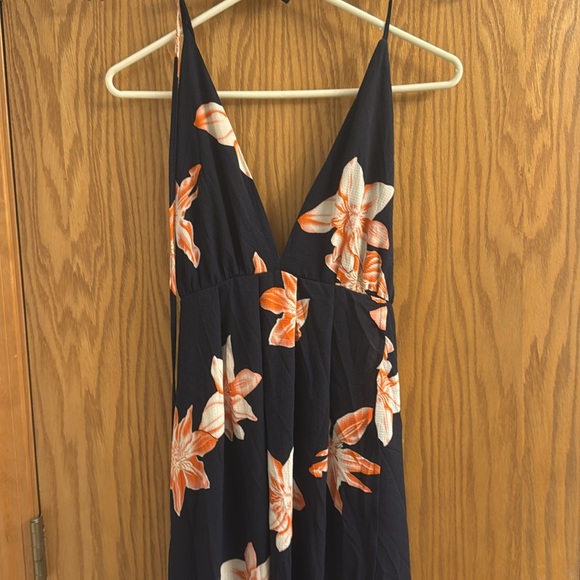 Simple floral maxi dress with amazing back size large - Picture 2 of 5